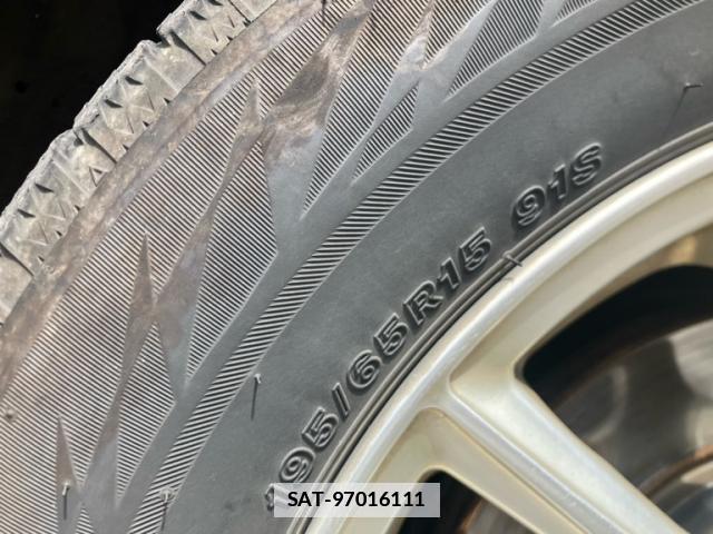 Toyota VOXY 2015-09 7868964-7