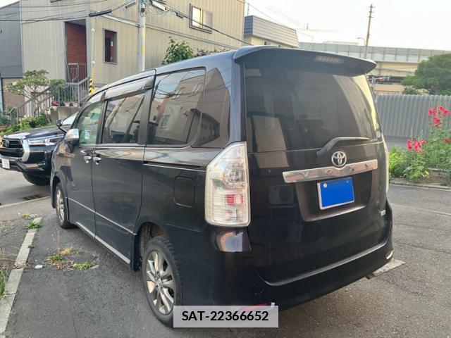Toyota VOXY 2012-03 7869010-13