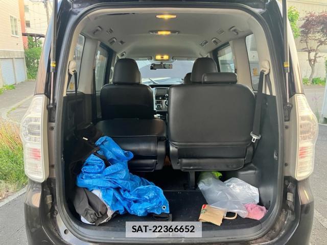 Toyota VOXY 2012-03 7869010-19