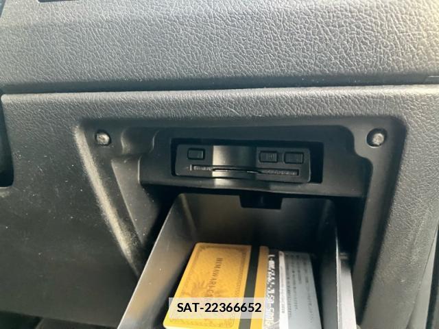 Toyota VOXY 2012-03 7869010-8