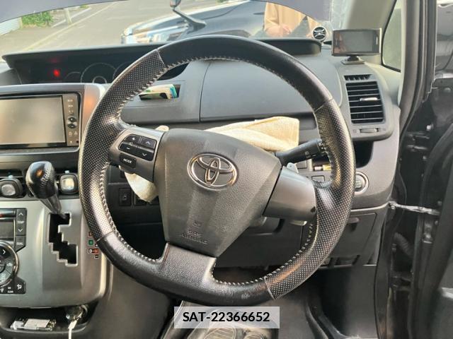 Toyota VOXY 2012-03 7869010-9