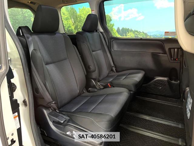 Toyota VOXY 2016-12 7869207-8