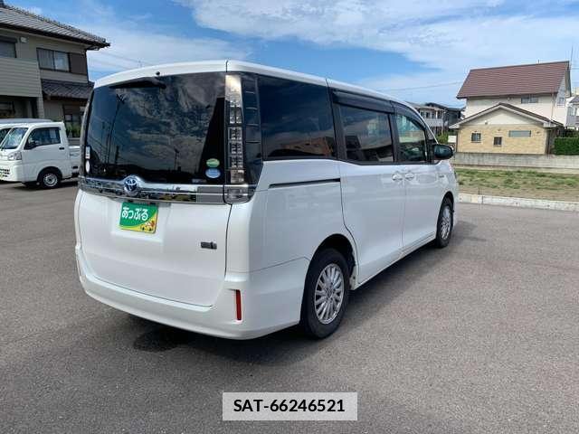 Toyota VOXY 2016-07 7869237-10