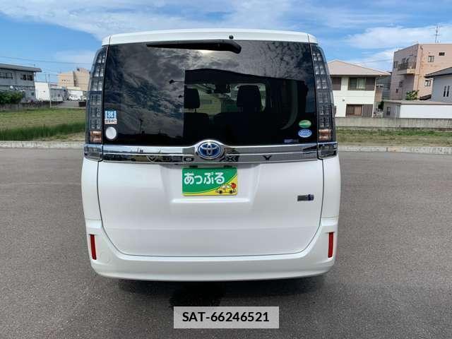 Toyota VOXY 2016-07 7869237-11