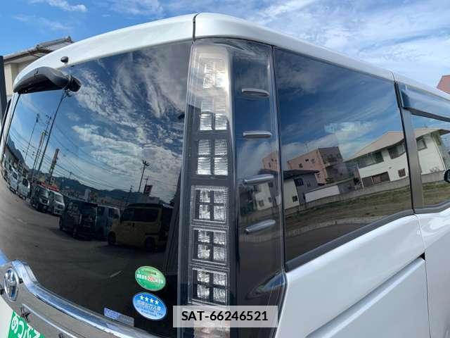 Toyota VOXY 2016-07 7869237-18