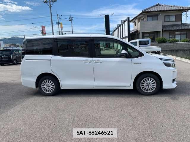 Toyota VOXY 2016-07 7869237-9