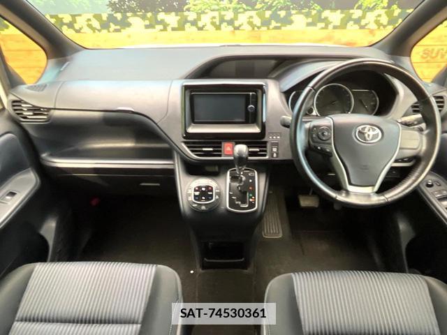 Toyota VOXY 2014-06 7869279-1