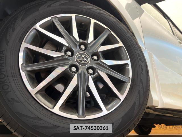 Toyota VOXY 2014-06 7869279-13