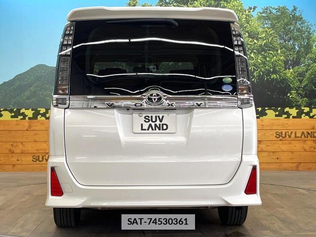 Toyota VOXY 2014-06 7869279-15