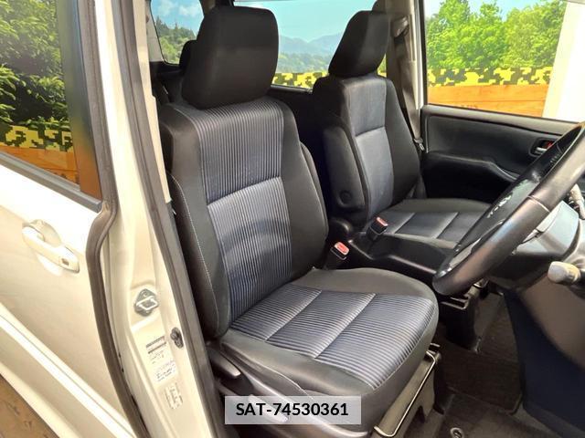 Toyota VOXY 2014-06 7869279-7