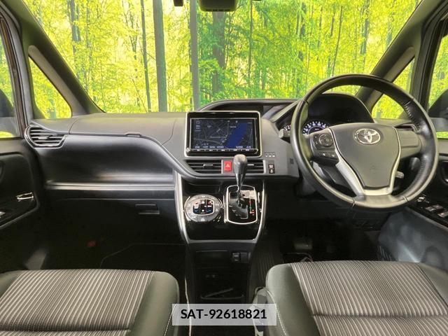 Toyota VOXY 2018-02 7869424-1