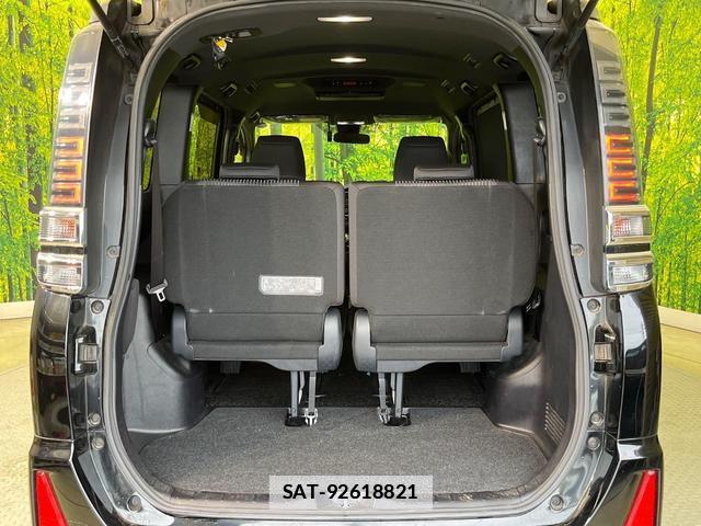 Toyota VOXY 2018-02 7869424-10