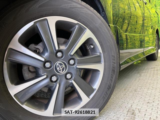 Toyota VOXY 2018-02 7869424-13