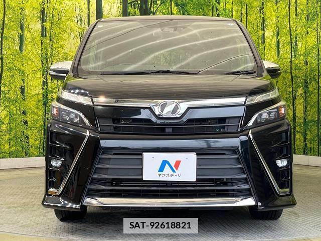 Toyota VOXY 2018-02 7869424-14