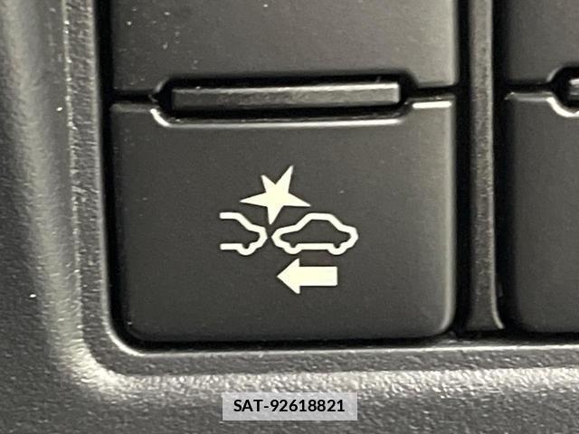 Toyota VOXY 2018-02 7869424-6
