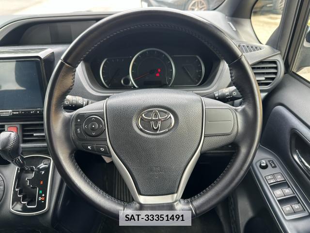 Toyota VOXY 2016-05 7869503-10