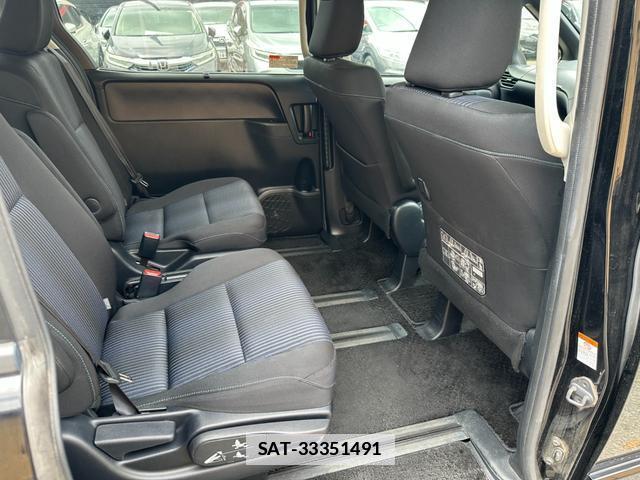 Toyota VOXY 2016-05 7869503-12