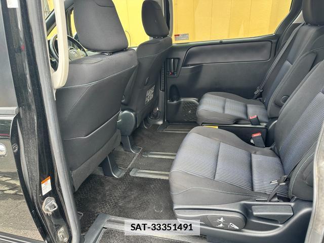 Toyota VOXY 2016-05 7869503-14