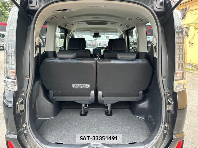 Toyota VOXY 2016-05 7869503-15