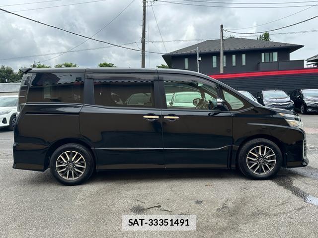 Toyota VOXY 2016-05 7869503-18