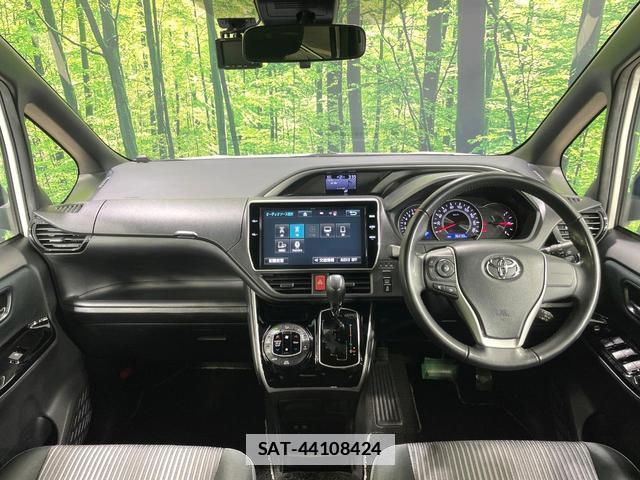 Toyota VOXY 2018-07 7869623-1