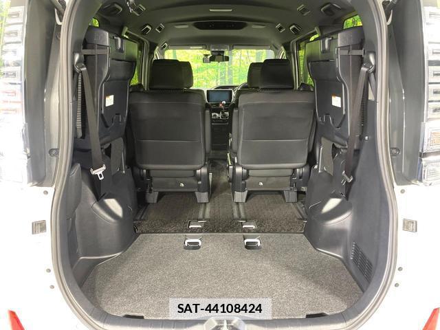 Toyota VOXY 2018-07 7869623-10