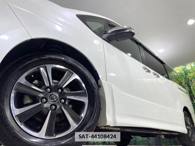 Toyota VOXY 2018-07 7869623-13