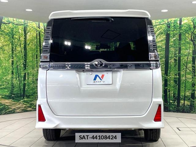 Toyota VOXY 2018-07 7869623-15