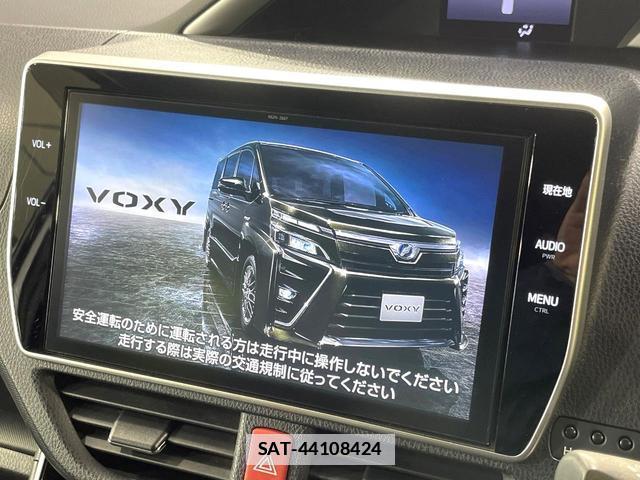 Toyota VOXY 2018-07 7869623-2
