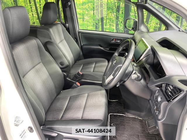 Toyota VOXY 2018-07 7869623-7
