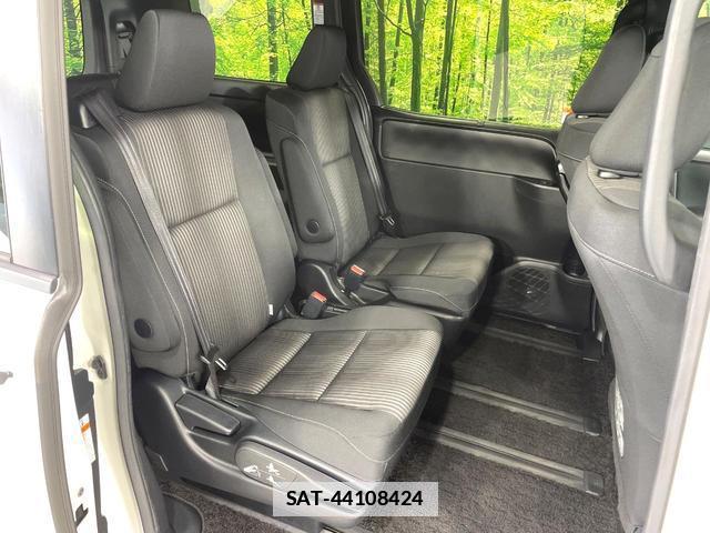 Toyota VOXY 2018-07 7869623-8