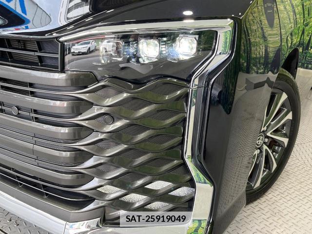 Toyota VOXY 2023-03 7869794-12