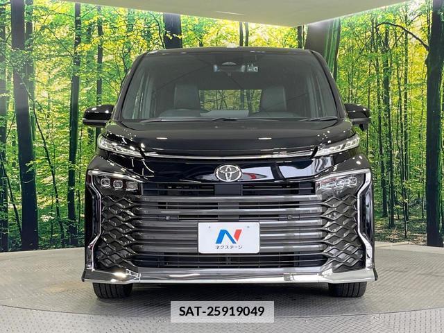 Toyota VOXY 2023-03 7869794-14