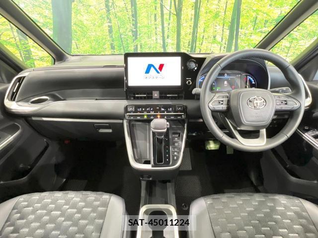 Toyota VOXY 2025-10 7869990-1