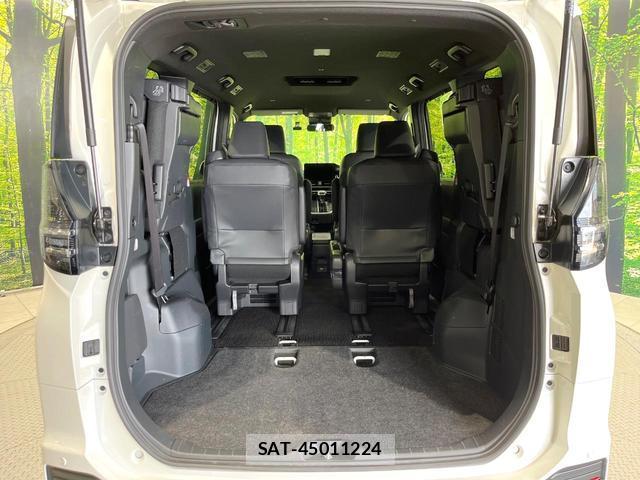 Toyota VOXY 2025-10 7869990-10