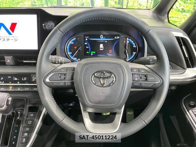 Toyota VOXY 2025-10 7869990-11