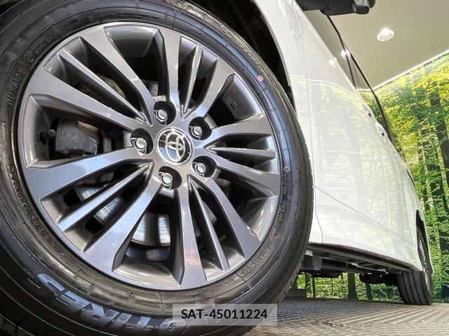 Toyota VOXY 2025-10 7869990-13
