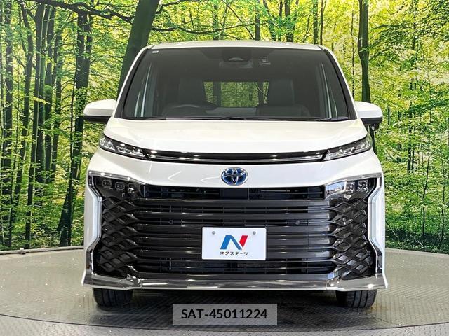 Toyota VOXY 2025-10 7869990-14