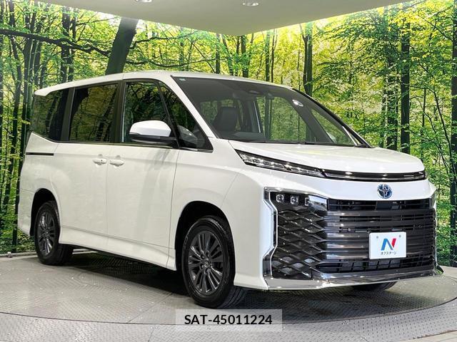 Toyota VOXY 2025-10 7869990-16