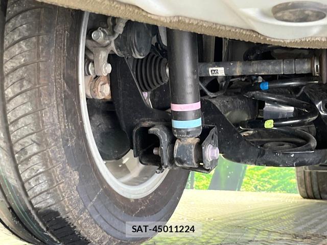 Toyota VOXY 2025-10 7869990-19