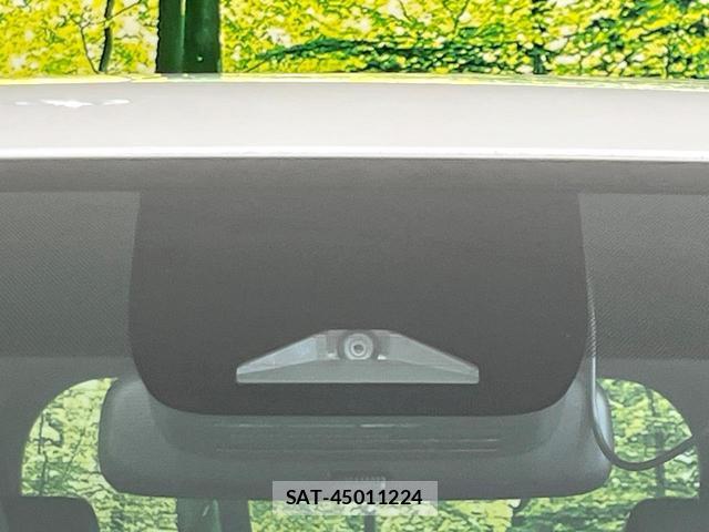 Toyota VOXY 2025-10 7869990-2
