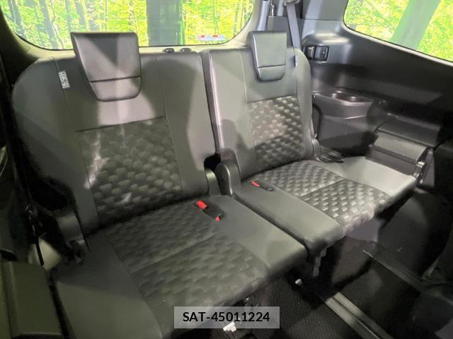 Toyota VOXY 2025-10 7869990-9