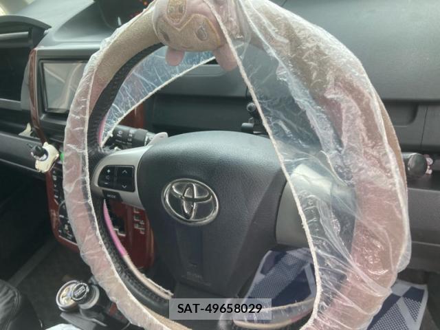 Toyota VOXY 2010-09 7870223-14