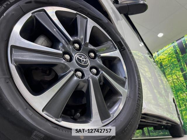 Toyota VOXY 2018-03 7870298-13