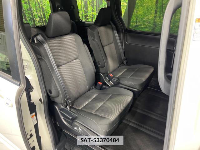 Toyota VOXY 2017-11 7870330-8