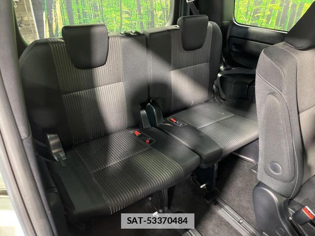 Toyota VOXY 2017-11 7870330-9