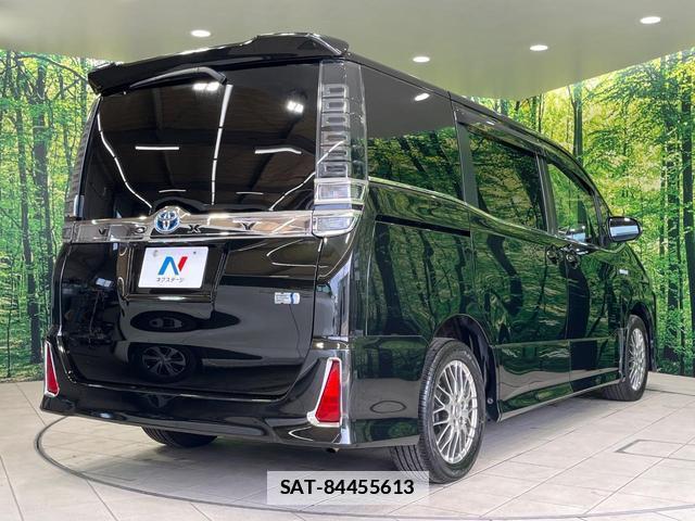 Toyota VOXY 2017-11 7870345-16