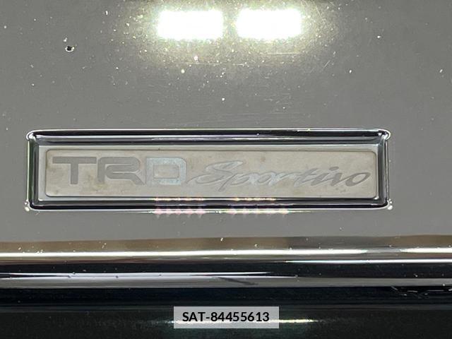 Toyota VOXY 2017-11 7870345-2