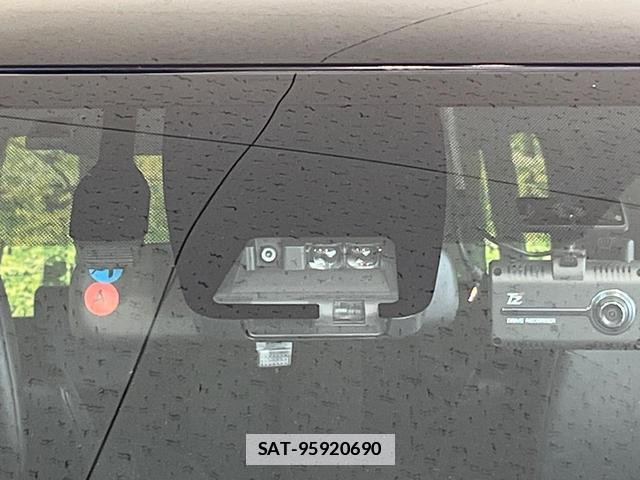 Toyota VOXY 2021-07 7870445-5