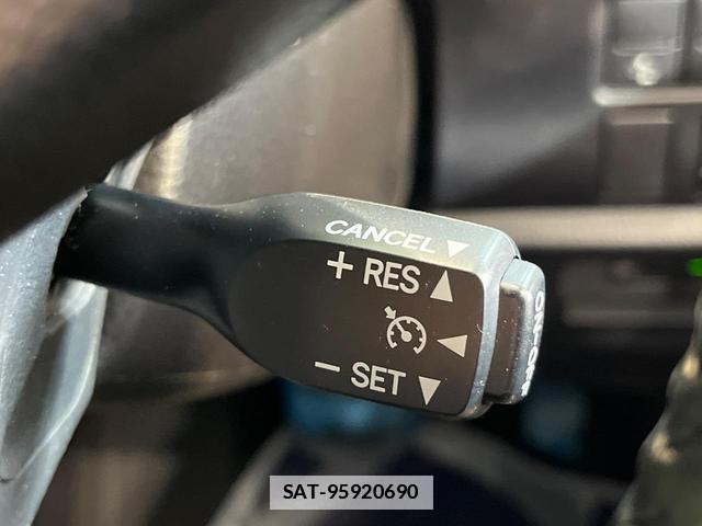 Toyota VOXY 2021-07 7870445-6